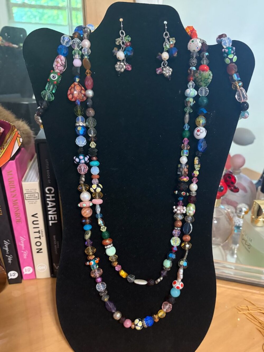 GLASS BEAD NECKLACE - 2 BRACELETS - EARRINGS